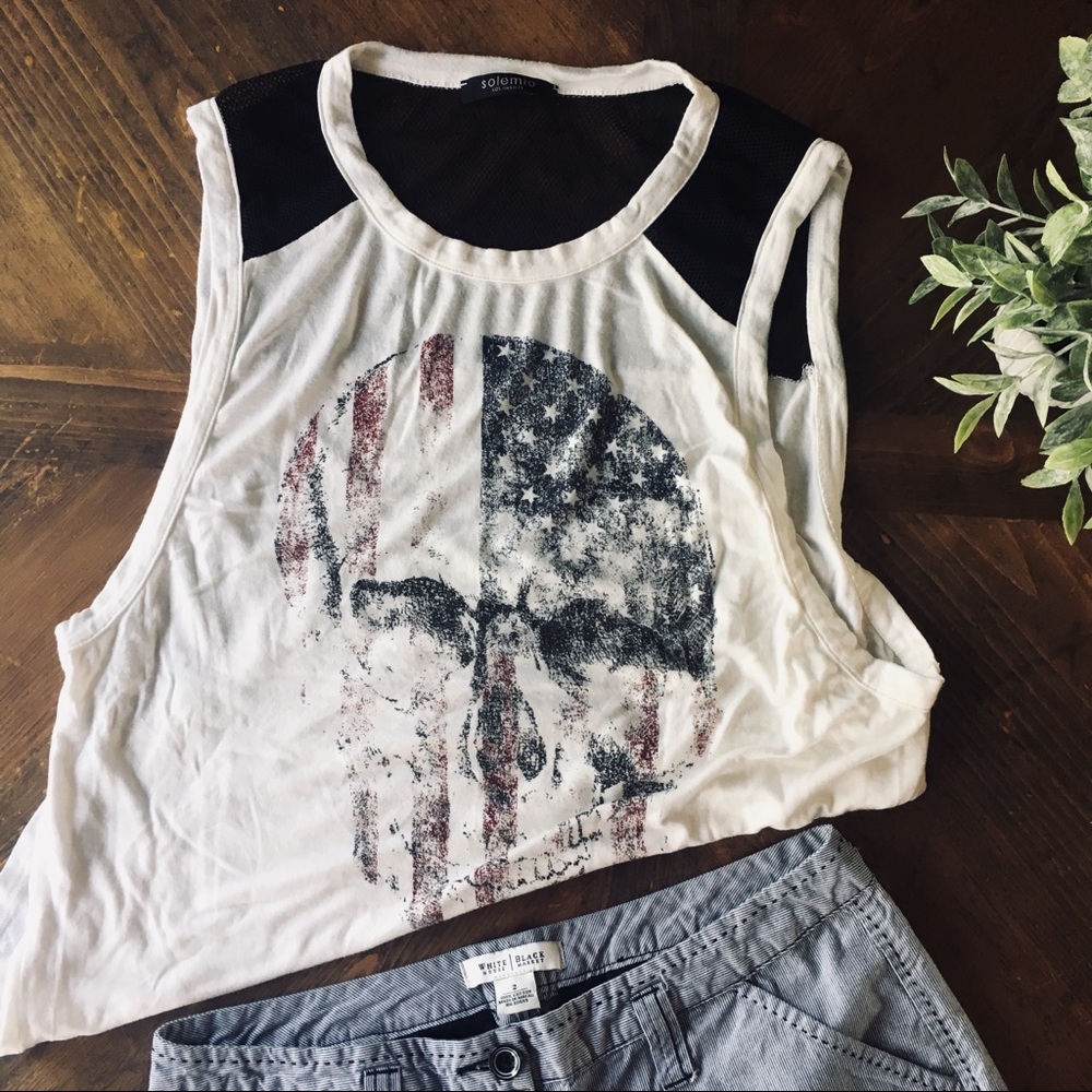 🌸 3 FOR $15 🌸 Solemio | patriotic skull tank